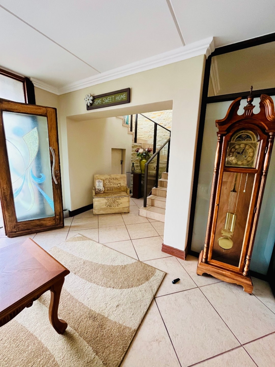 6 Bedroom Property for Sale in Tergniet Western Cape